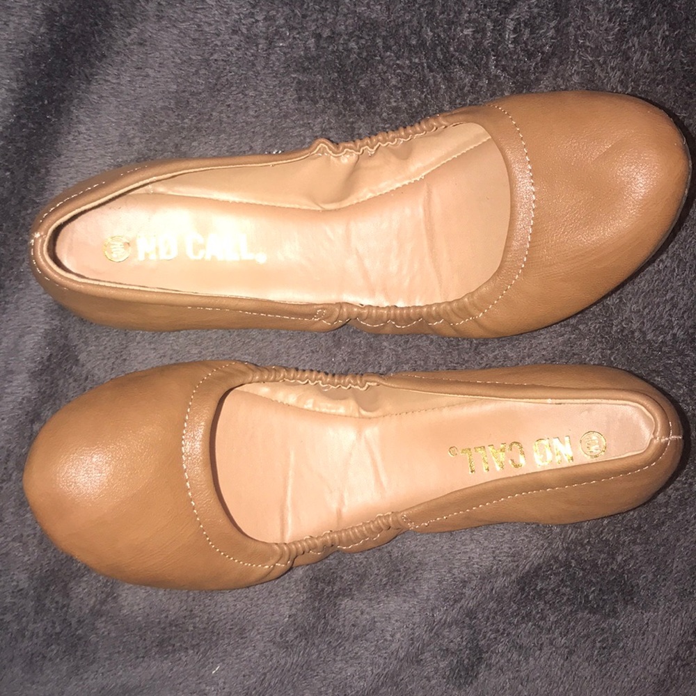 No call size 10 brown flats